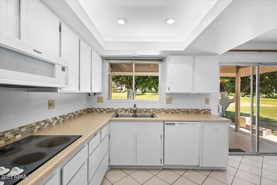 18609 N Conestoga Dr, Sun City, AZ 85373 - photo 7