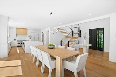 8 Holly Ln, Newtown, CT 06482 - photo 4