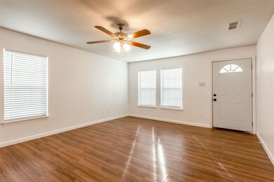 613 Royal St, Cleburne, TX 76031 - photo 4