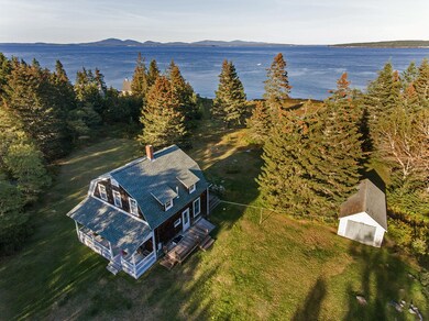 Cottage on the coast of Maine