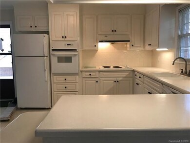 221 Starmount Dr, Statesville, NC 28677 - photo 2