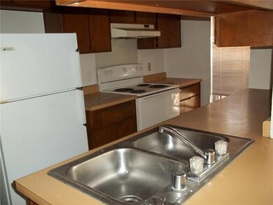 10720 Forest Ridge Ln, El Paso, TX 79935 - photo 4