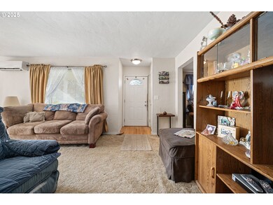 1729 Market St, Springfield, OR 97477 - photo 3