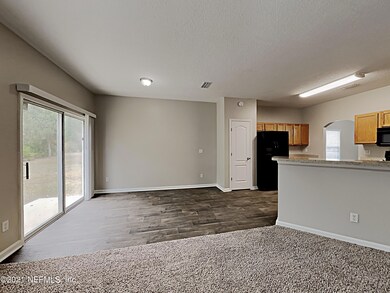 11484 Tori Ln, Jacksonville, FL 32218 - photo 5