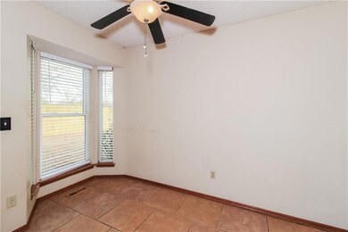 1517 NE 26th St, Moore, OK 73160 - photo 5