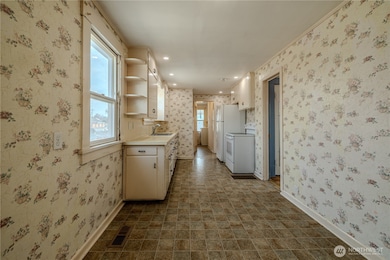 915 Orondo Ave, Wenatchee, WA 98801 - photo 7