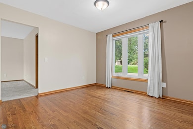 1195 Prairie Ln, Shakopee-4.jpg