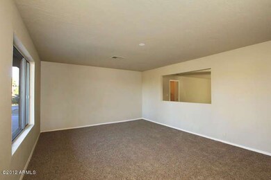 02 Living Room-666x444-72dpi