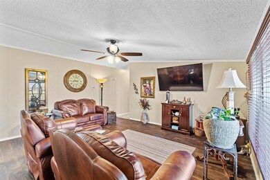 179 Pond View Dr, Decatur, TX 76234 - photo 4