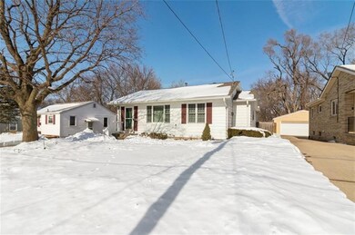 5817 Clark St, Des Moines, IA 50311 - photo 2