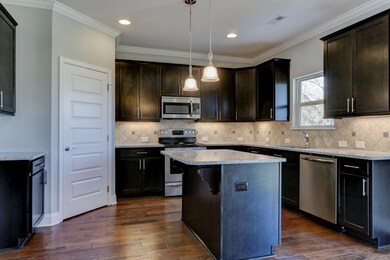 HH259 Kitchen and Island