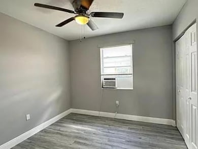 639 SW 5th St unit 2, Belle Glade, FL 33430 - photo 3