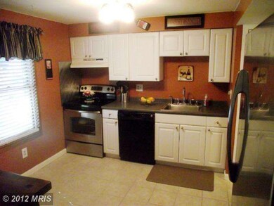 108 Hapsburg Ct, Parkville, MD 21234 - photo 4