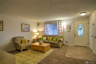 8902 Colgate Dr W, University Place, WA 98466 - photo 4