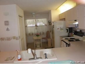 Eat-In Kitchen