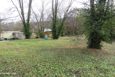 218 Celina St, Livingston, TN 38570 - photo 4