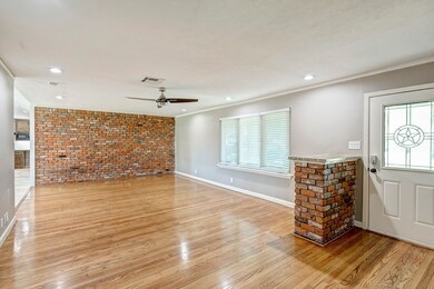 1745 Longacre Dr, Houston, TX 77055 - photo 5