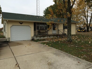 702 Woodland Belle, front