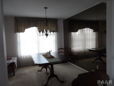 3733 W Saymore Ln, Peoria, IL 61615 - photo 6