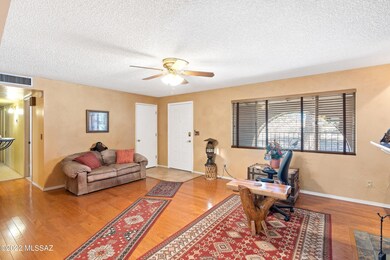 08-Living Area