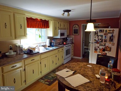 50 Edison Rd, Palmyra, PA 17078 - photo 4