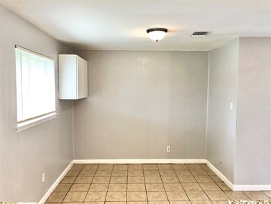 8214 Avert Ct, Houston, TX 77088 - photo 3