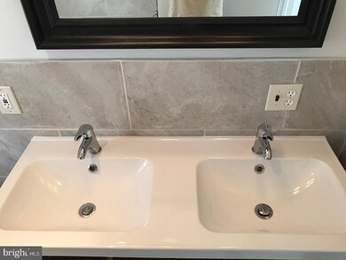 232 Clifton Ave, Darby, PA 19023 - photo 5