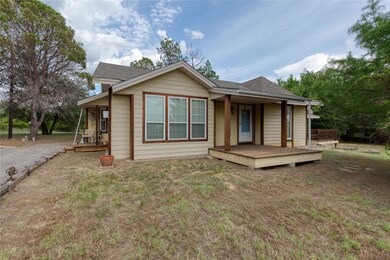 154 Carey Ln, Springtown, TX 76082 - photo 4