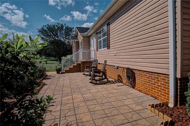 1903 Queen Dr, Walhalla, SC 29691 - photo 5