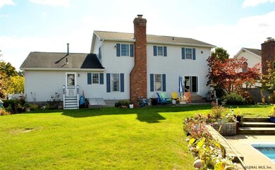 11 Woodridge Dr, Albany, NY 12211 - photo 2