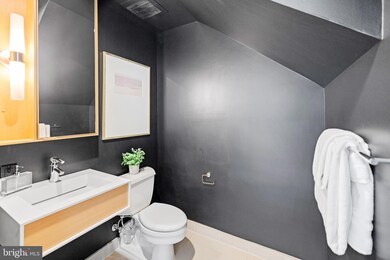 Metropole unit 223, Washington, DC 20005 - photo 3