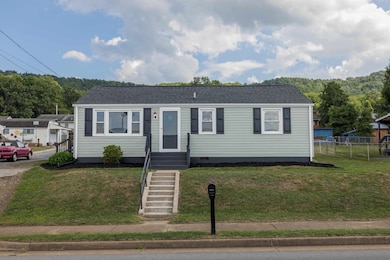 1012 S Delphine Ave, Waynesboro, VA 22980 - photo 2