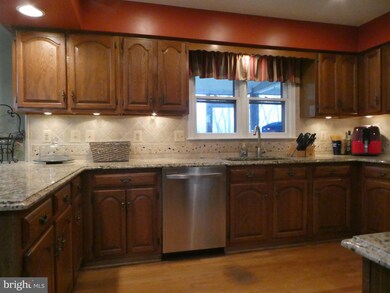 3044 Brownstone Ct, Burtonsville, MD 20866 - photo 3