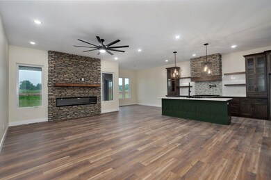 1825 E Cobblestone Dr-12
