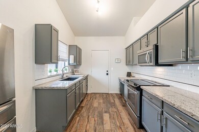 14-web-or-mls-Ivanhoe-HD-14