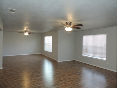 2001 Ellington St, Houston, TX 77088 - photo 4