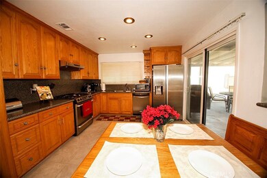 Big Kitchen with lots of cabinets