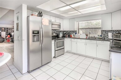 5423 SW 152nd Place Cir, Miami, FL 33185 - photo 4