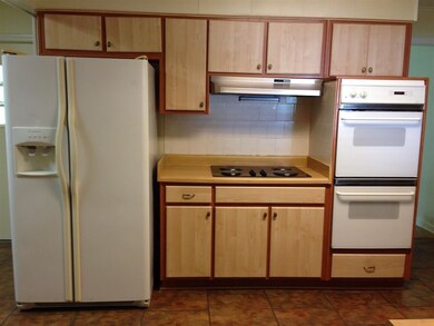 S/S Refrigerator, Double oven, Jenn Aire Cooktop