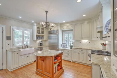 1 1/2 Gibbes Street kitchen