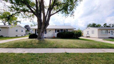 865 Hillview Dr, Marion, IA 52302 - photo 3