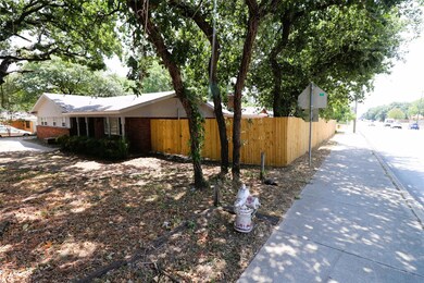 741 Bedford Ct W, Hurst, TX 76053 - photo 2