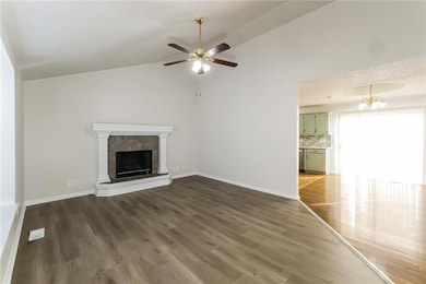 1609 Johnston Dr, Raymore, MO 64083 - photo 3