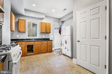 1806 E Lafayette Ave, Baltimore, MD 21213 - photo 7