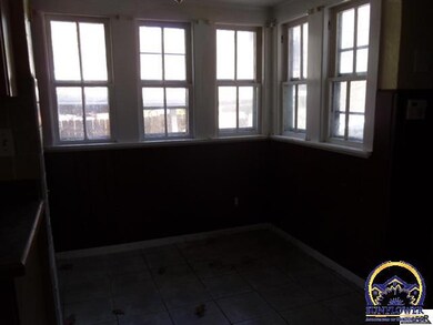 1812 SW Willow Ave, Topeka, KS 66606 - photo 5