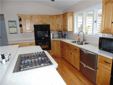Kitchen Newer Gas cook top