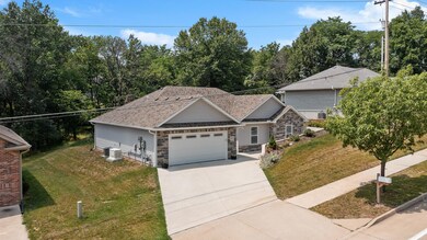 2905 Garth Ave.