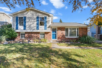 230 Selkirk St, Canton, MI 48187 - photo 3