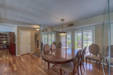 005_Dining Room