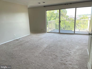 2608 Indian Dr unit 2D, Alexandria, VA 22303 - photo 2